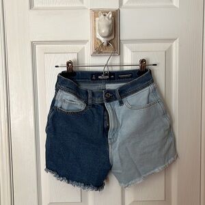 Size 3 Hollister Ultra High Rise Vintage Shorts